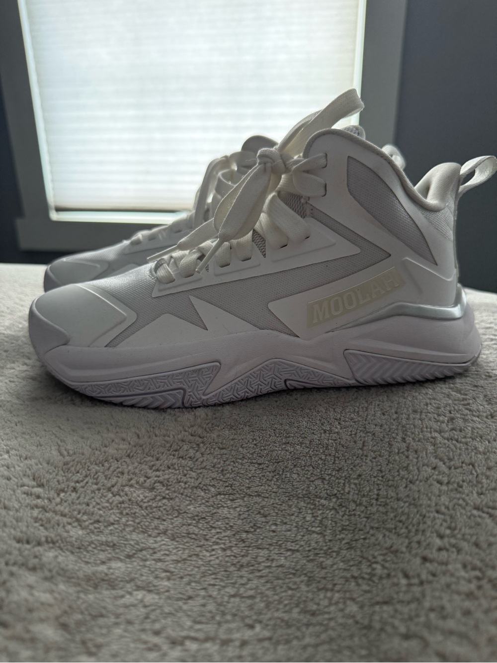 Moolah Basketball Sneakers in White Womens Sz 6.5 - worn 1x